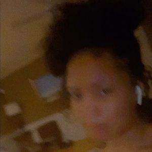 Meet your Posher, Lola